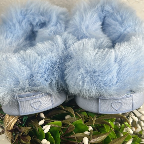 NWT LC Lauren Conrad Women's Soft Faux Fur Baby Blue Slippers NWT - Picture 5 of 12